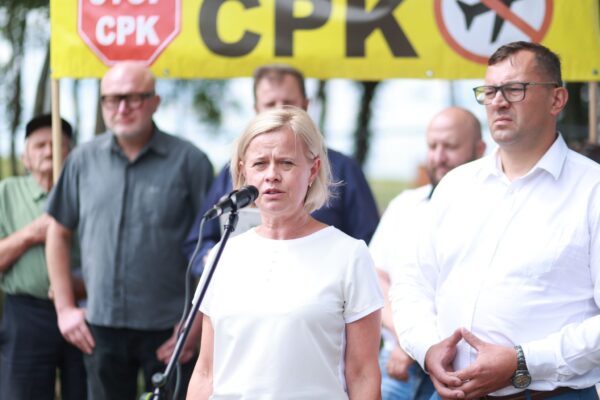 ff3a0d4f-1229-4c34-aa9e-2ec16aec9639 ff3a0d4f-1229-4c34-aa9e-2ec16aec9639